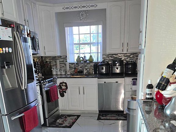 5th image of 6521 HARDING Street