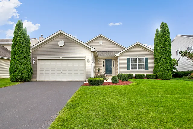 25595 W Bluestem Rd photo 1
