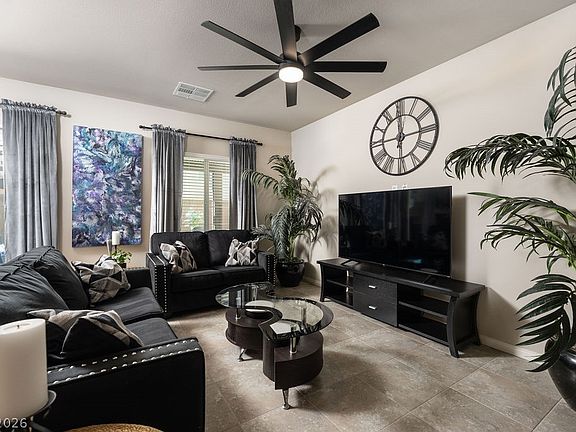 5th image of 3831 Berenices Ave