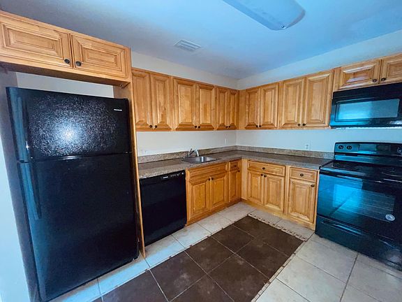 2nd image of 4198 Versailles Dr #4198