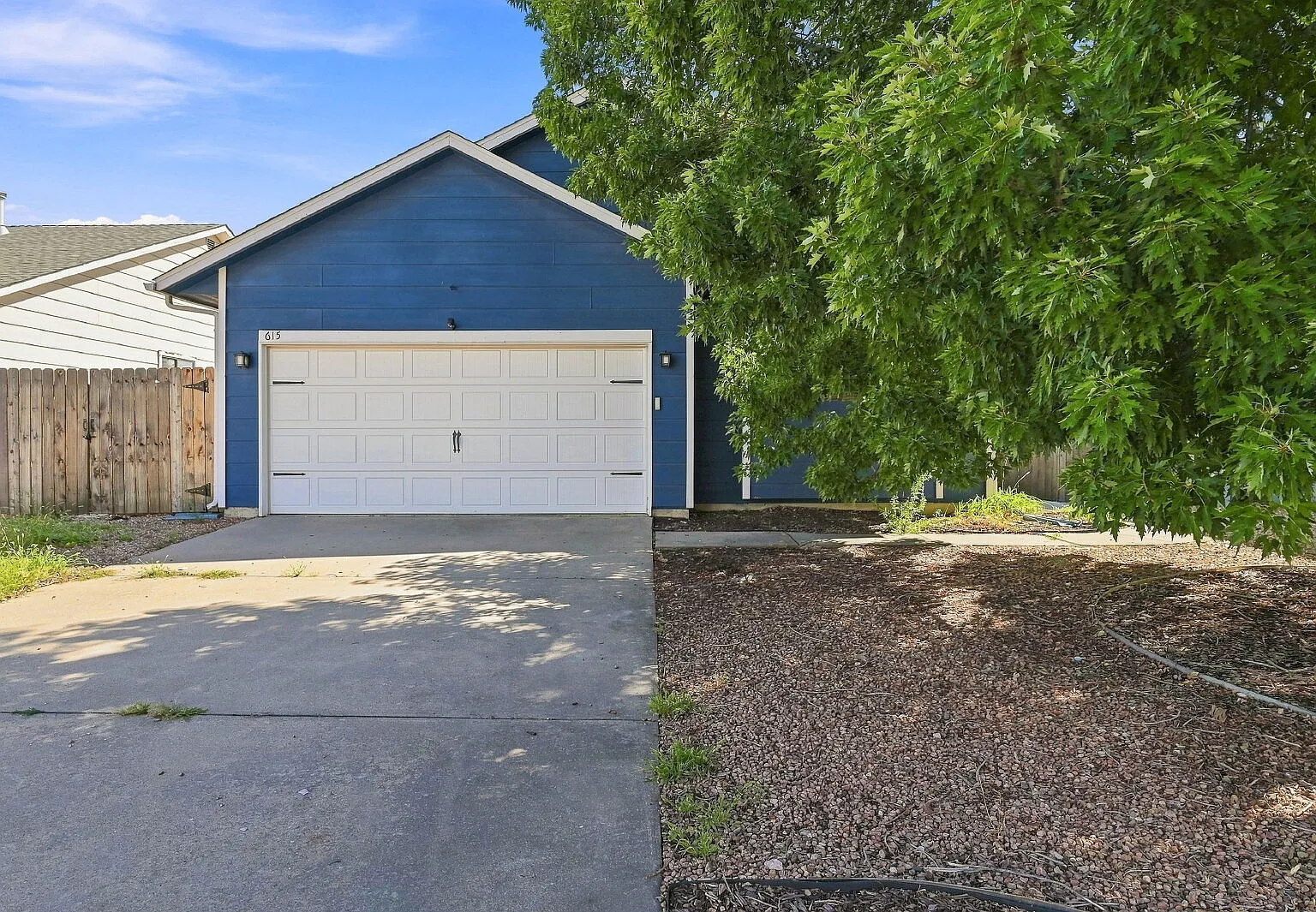 3 bed, 3.0 bath, 1758 sqft, $2,401 — Photo 2