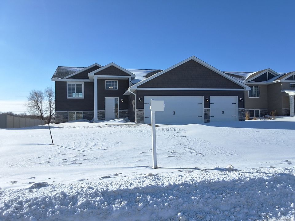 1st image of 1700 10th St NE