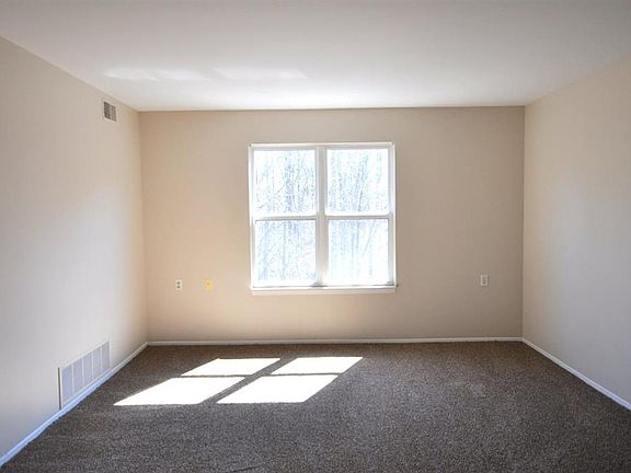 5th image of 2231 S Huron Pkwy