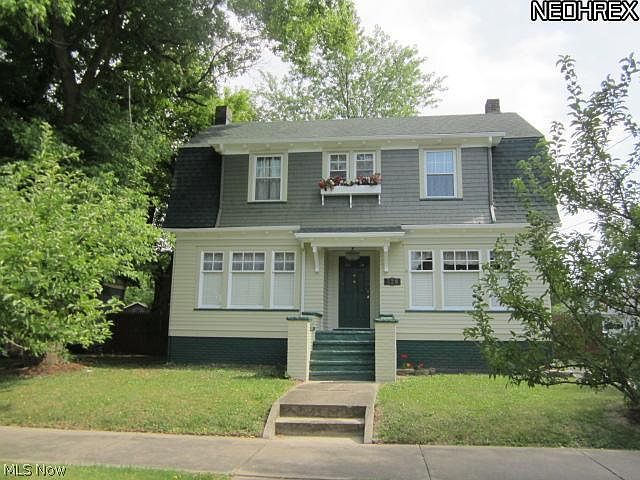 1st image of 528 Belmont Ave NE