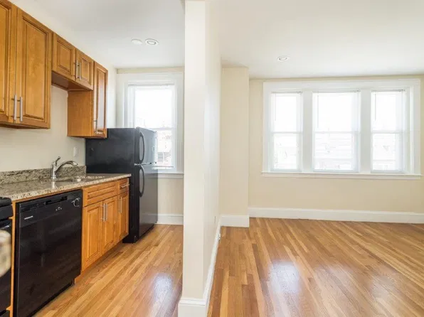 (undisclosed Address), Somerville, MA 02143