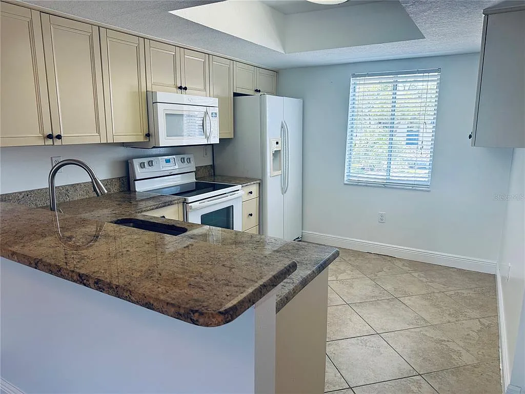 Building Photo - 152 Cypress Ln