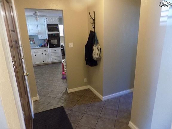 3rd image of 4721 Priscilla Ln