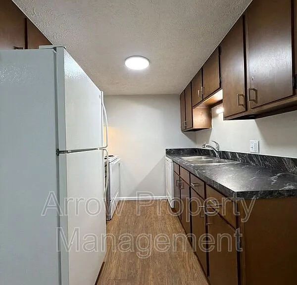 2338 Lynn St #6 — Photo 4
