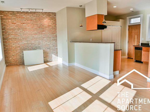 2nd image of 3722 W Wrightwood Ave #2
