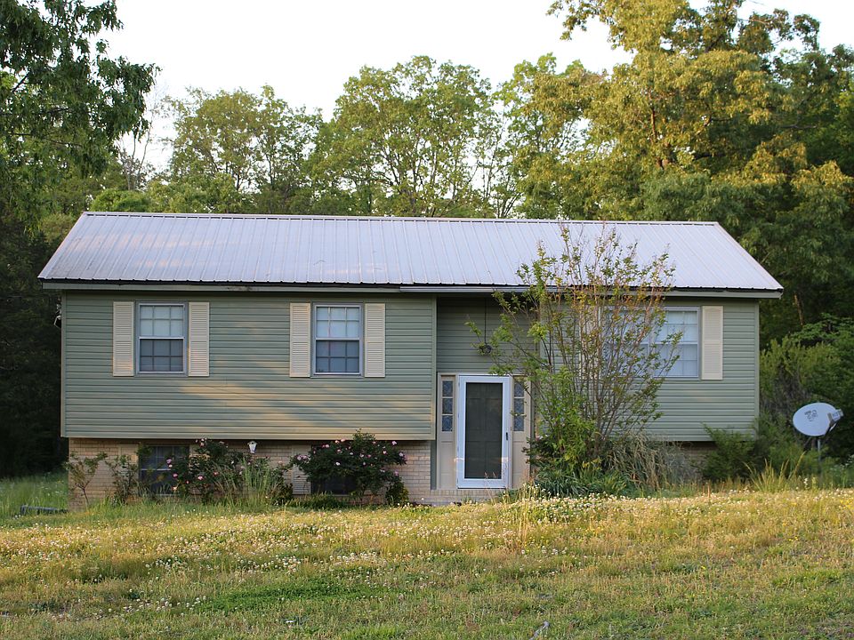 1st image of 400 Heritage Hills Cir NE