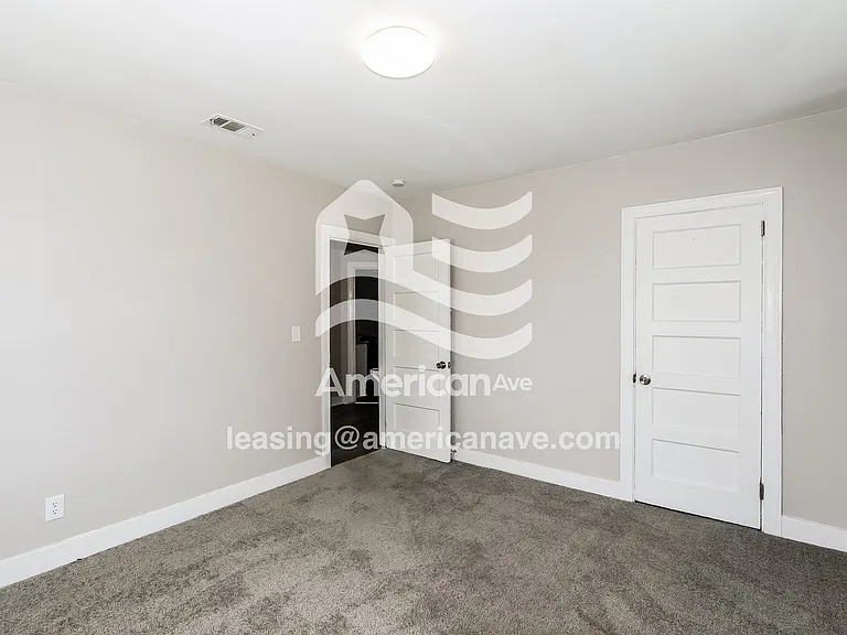 935721_011_wm_-_bedroom_12902449.jpg