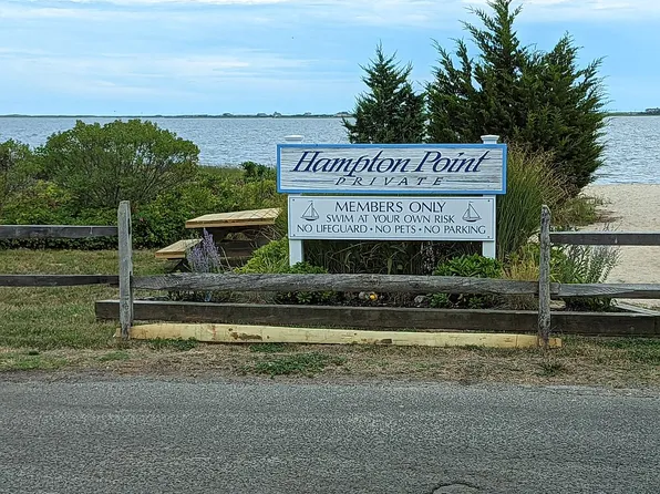 12 Bayside Ave, East Quogue, NY 11942