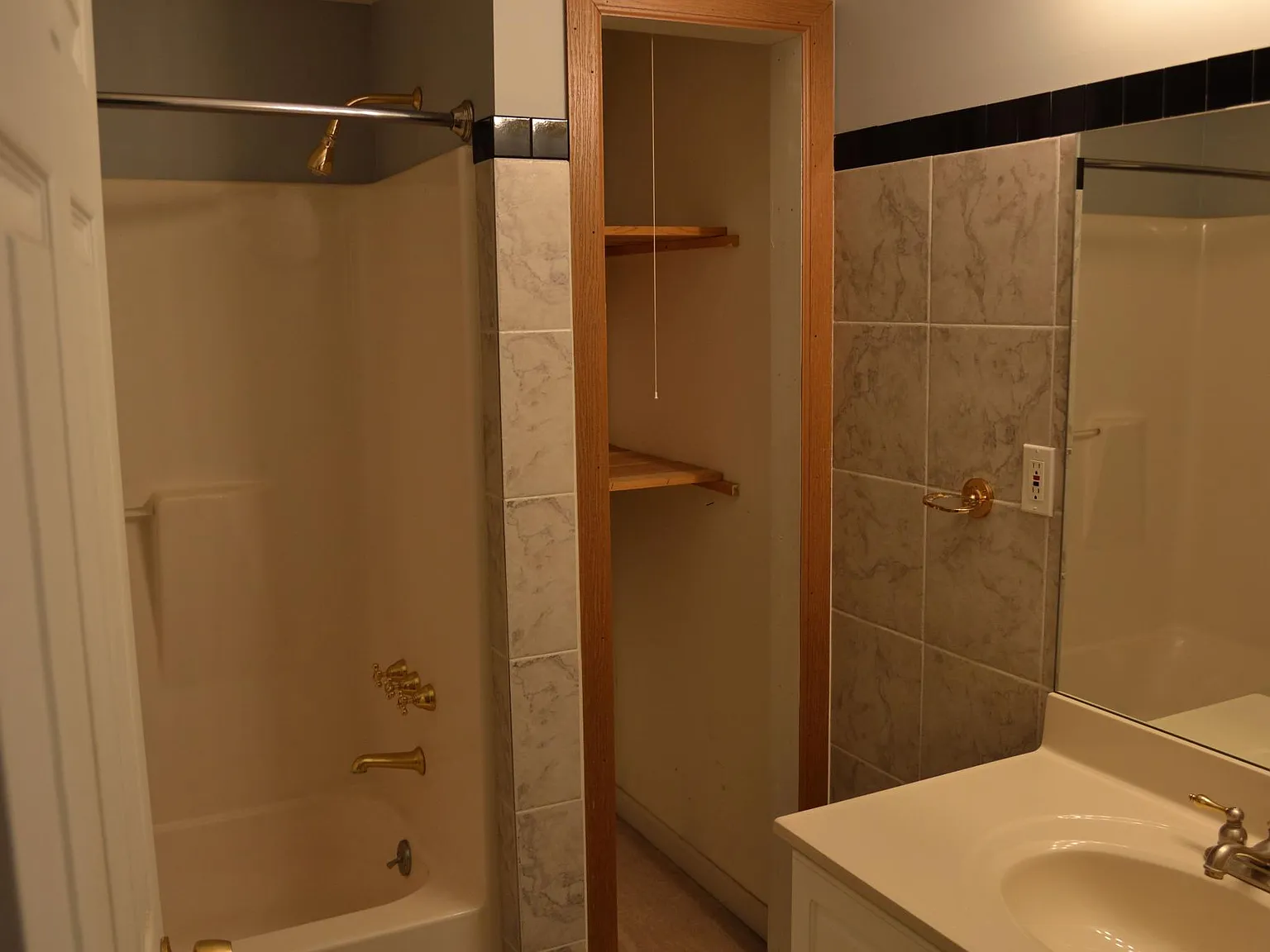 3 bed, 2806 sqft, $2,150 — Photo 4