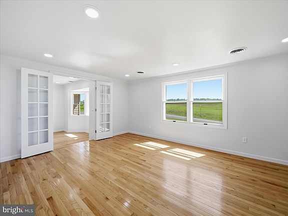 5th image of 115 White Church Rd
