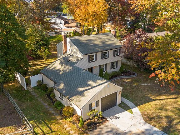 4th image of 324 Wayland Rd