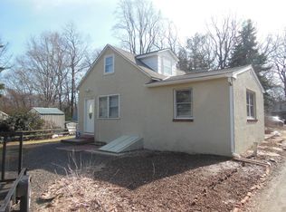 215 Mankin Ave, Huntingdon Valley, PA 19006