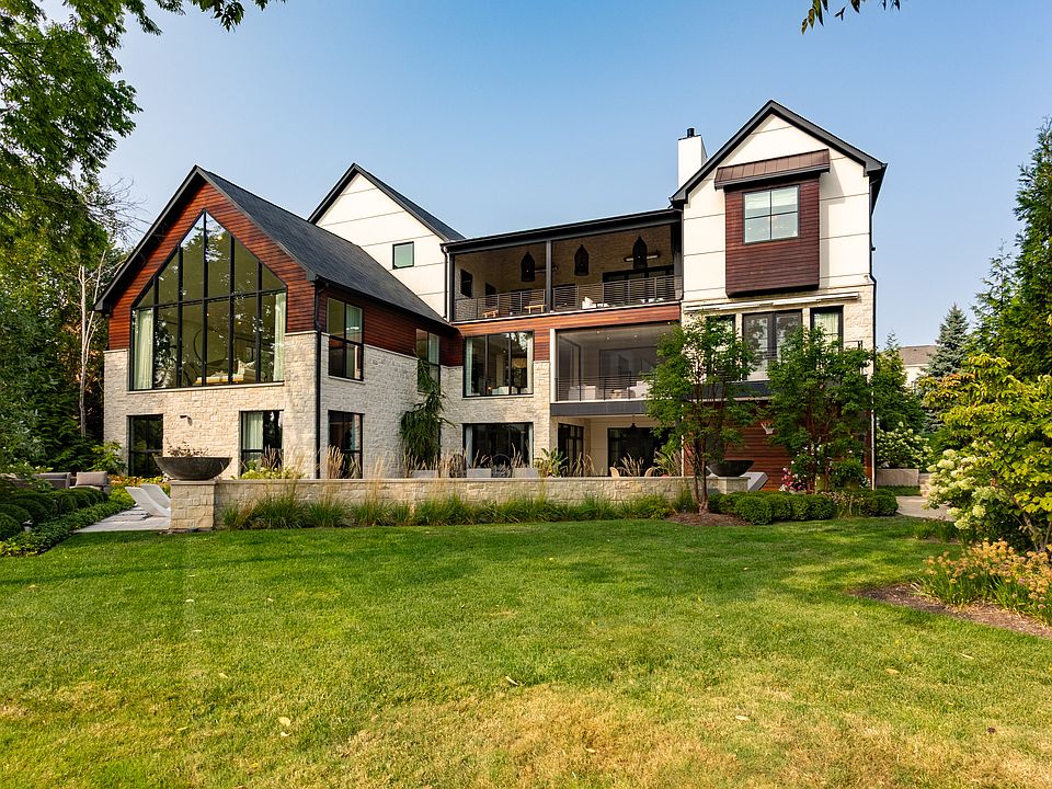 2nd image of 15519 Hidden Oaks Ln