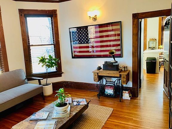 3rd image of 194 King Ave APT C