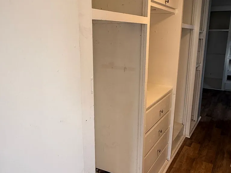 111 E Division St — Photo 5