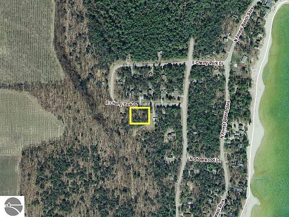 2nd image of E Cherry Park Dr