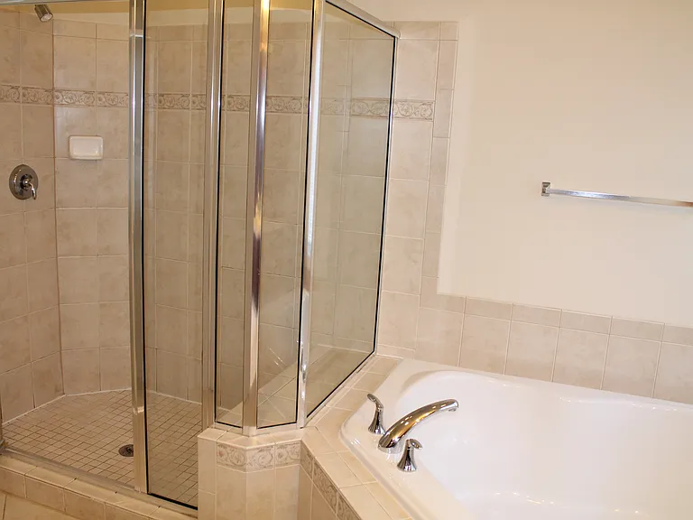 24907 Earlsford Dr — Photo 53