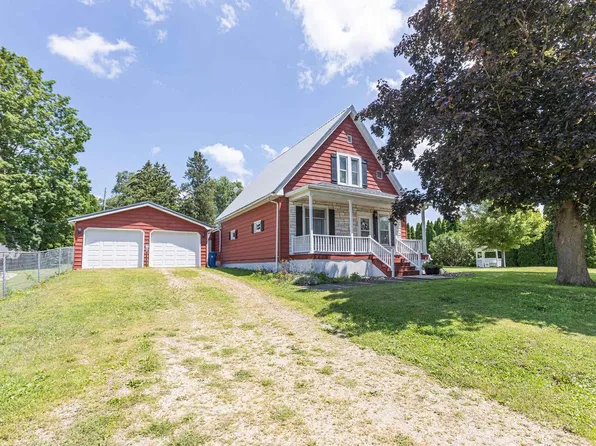 474 County Road J, Benton, WI 53803