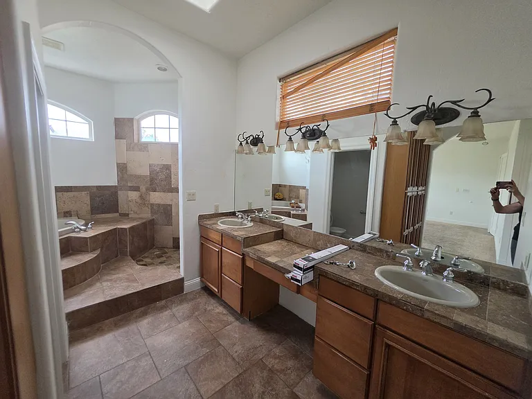 8400 Oakland Ave NE — Photo 11