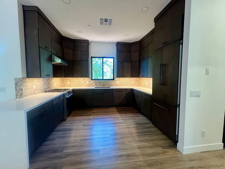 485 Windsong Dr — Photo 11