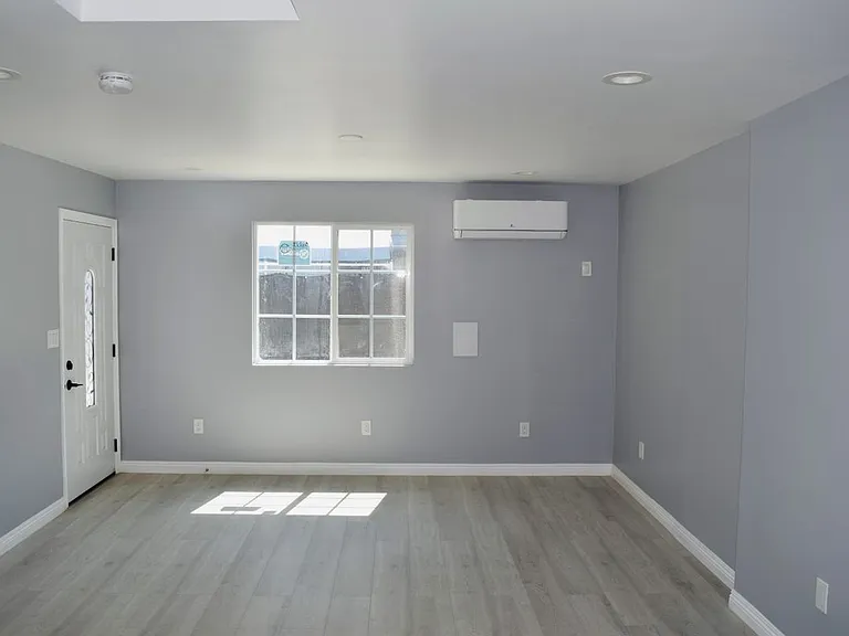 137 Commonwealth Ave — Photo 3