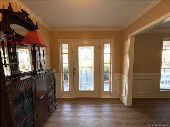 2nd image of 611 Lockwood Ct