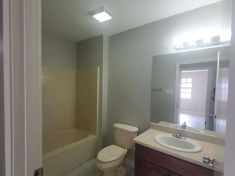 2515 Boston St — Photo 6