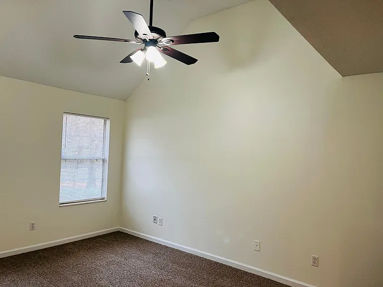 4037 Ravenwood Ct — Photo 23