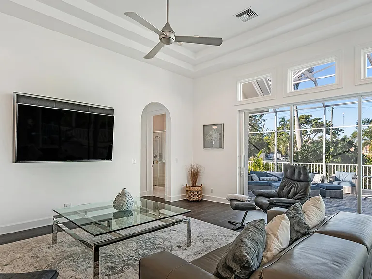 2540 Half Moon Walk — Photo 19