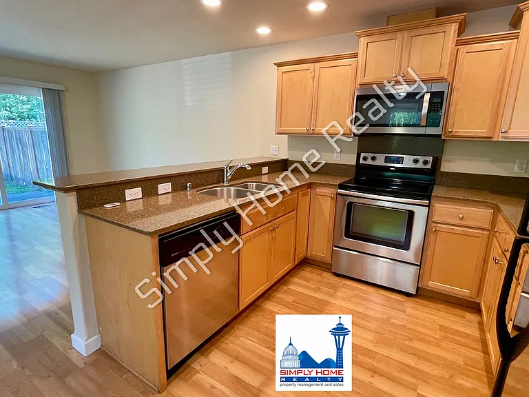 4526 5th Ave NW — Photo 3