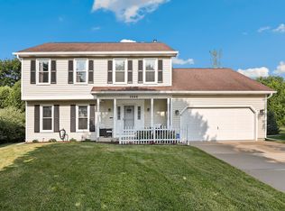 2686 Le Baron Ct, Geneva, IL 60134