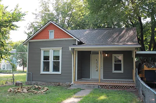 1306 SW Lincoln St Photo 1