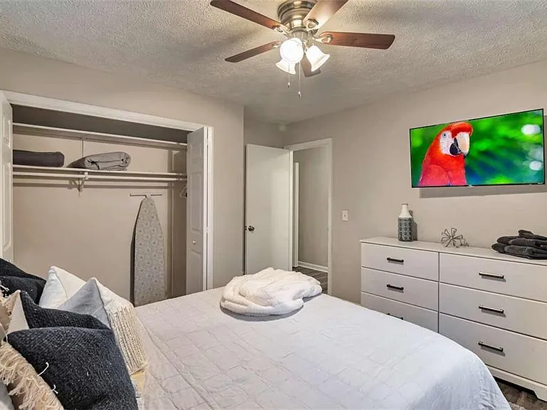 4145 Dustin Dr — Photo 17