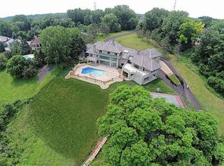 6521 Beach Rd, Eden Prairie, MN 55344