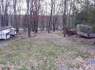 227 Forest Glen Dr, Milford, PA