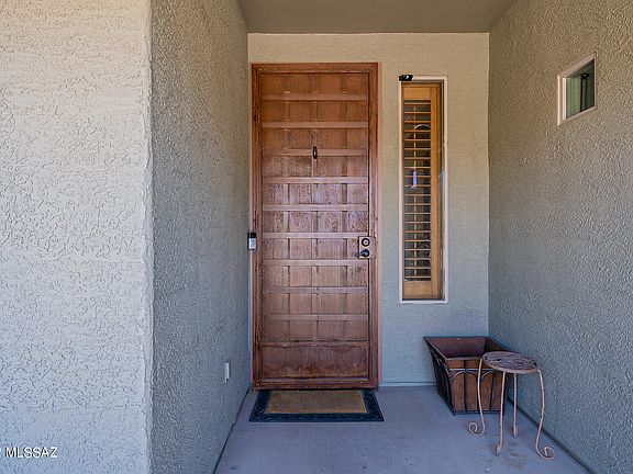 4th image of 204 E Placita Lago Del Encanto