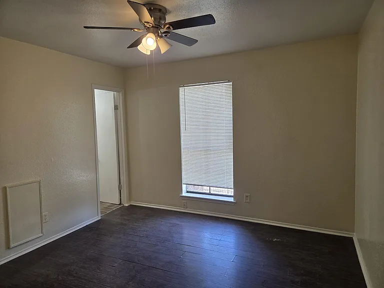 11549 S Kirkwood Rd — Photo 3