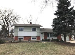 595 Bode Rd, Hoffman Estates, IL 60169