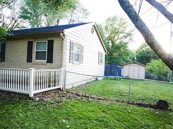 2nd image of 1118 S Pleasant Dr