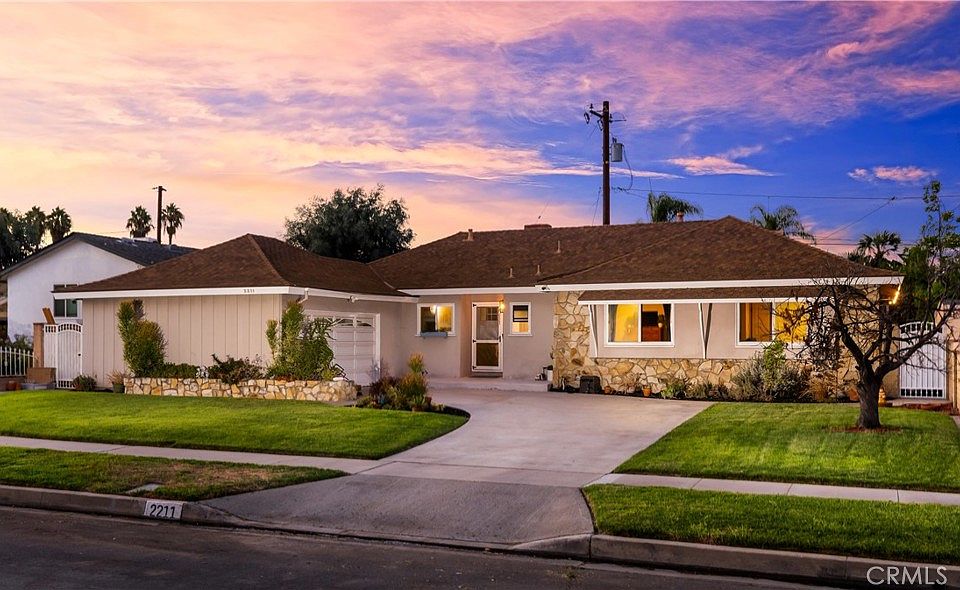 1st image of 2211 E Romneya Dr