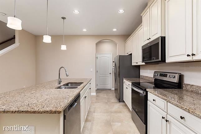 1st image of 17032R Vilesta Dr
