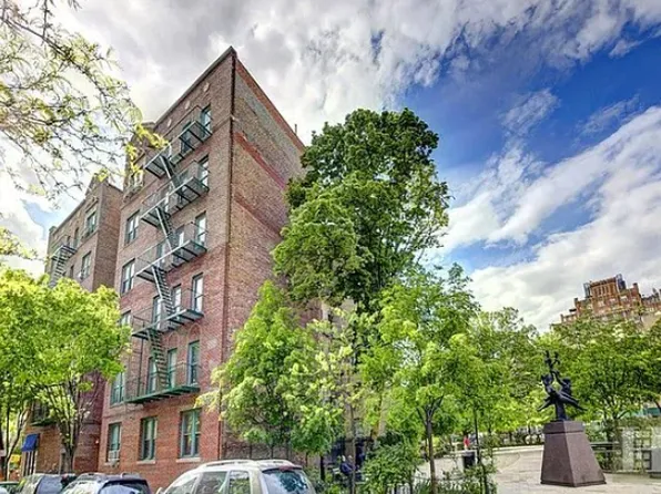 295 West 11th Street image 10 of 10