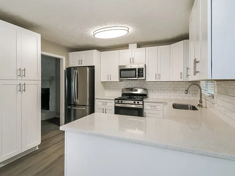 275 Oak St — Photo 10