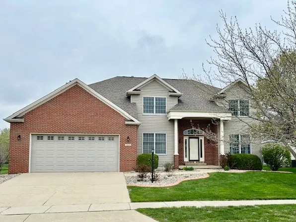 3009 Wynstone Dr, Champaign, IL 61822