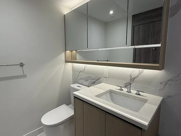 68 Esther Shiner Blvd #258 — Photo 9