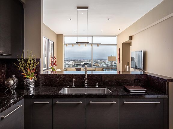 3rd image of 900 W Olympic Blvd Unit 30E